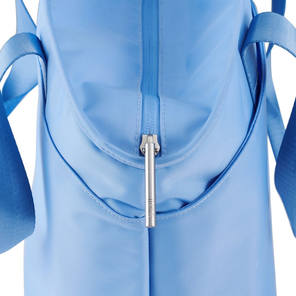 lunch-tote-d2 5341821_03-Swell-Lunch-Tote-Bag-Chambray-Blue-Zipper-Detail_8768.jpg