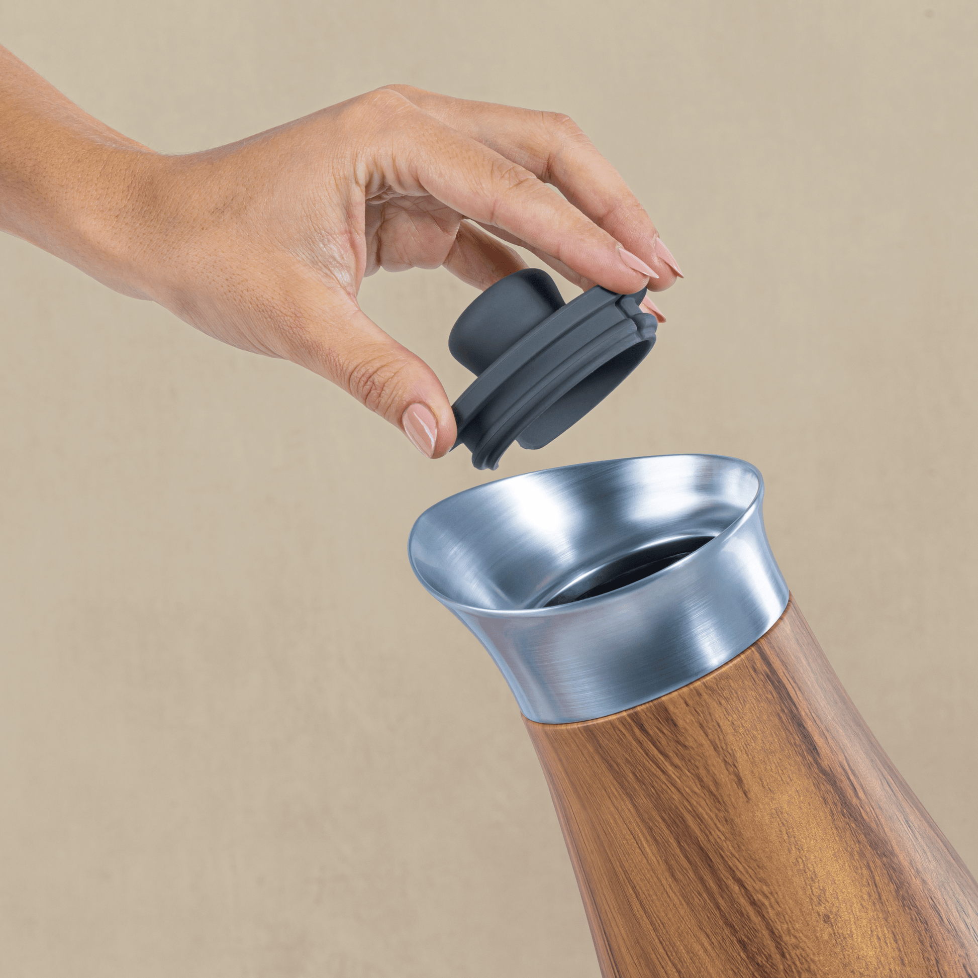 carafe-with-lid-f9 Swell-Carafe-Teakwood-Lifestyle.png