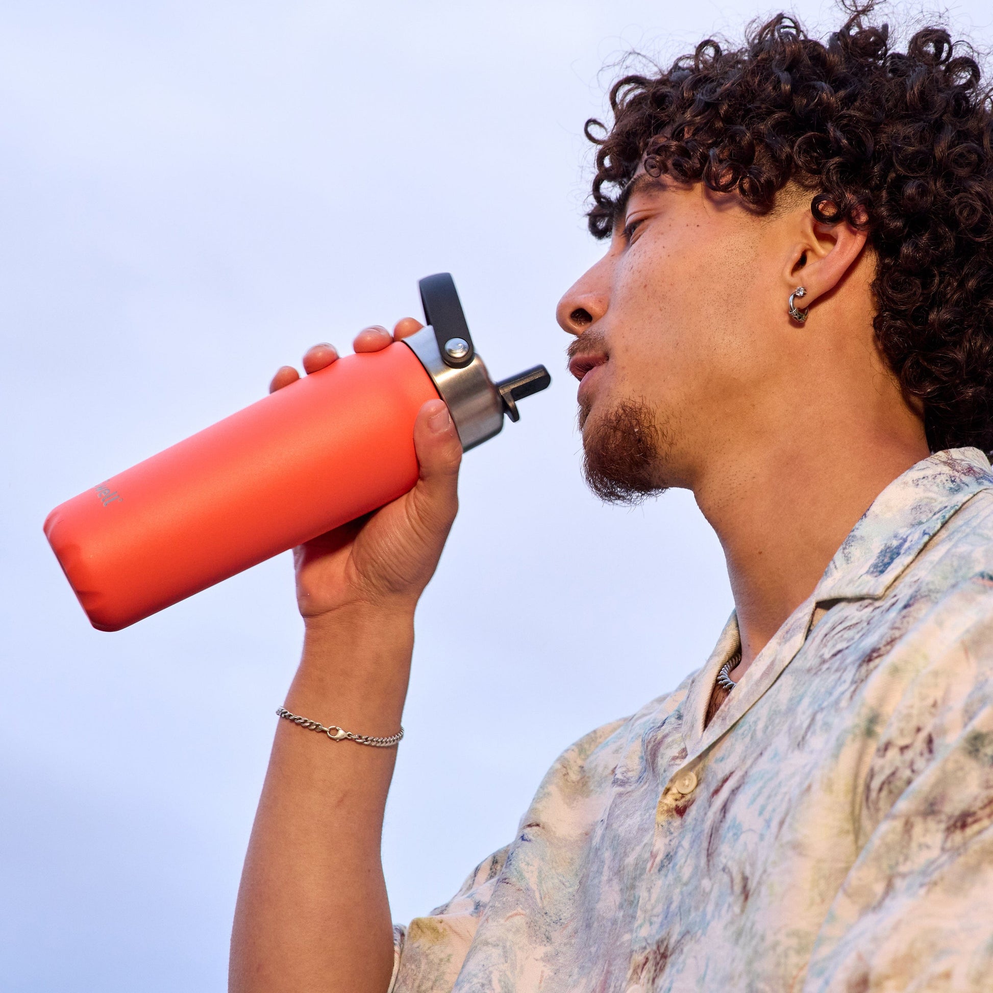explorer-with-flip-straw-lid-24oz-m4 Swell-Radiant-Coral-Explorer.jpg