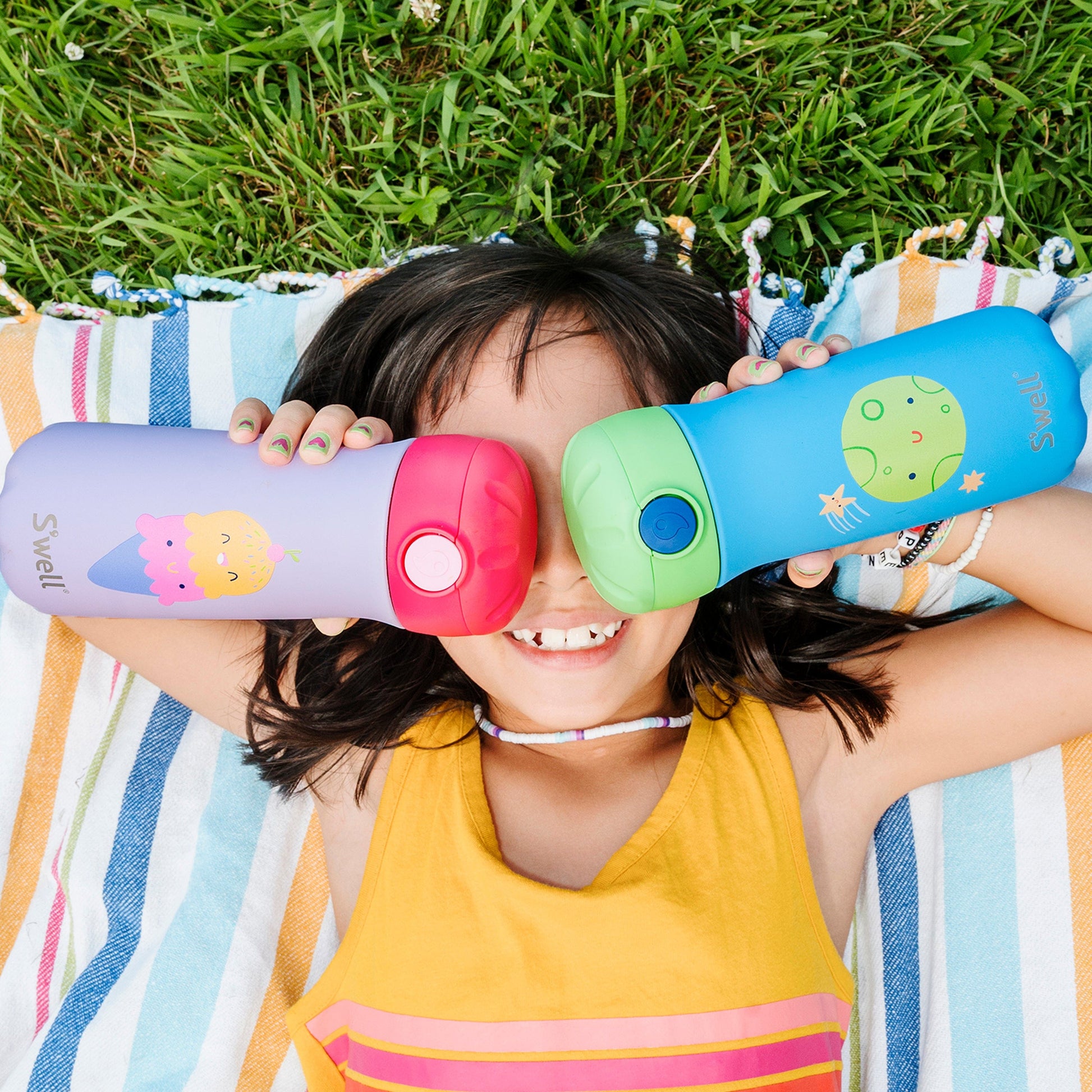 pop-top-traveler-14oz-z2 Swell_14oz_Kids_Pop_Top_Traveler_Happy_Scoops_Ice_Cream_Lifestyle.jpg